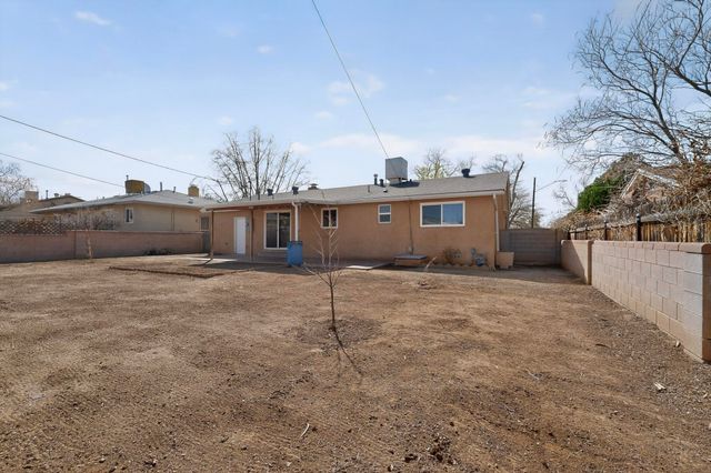 6105 Alta Monte Avenue NE, Albuquerque, NM 87110