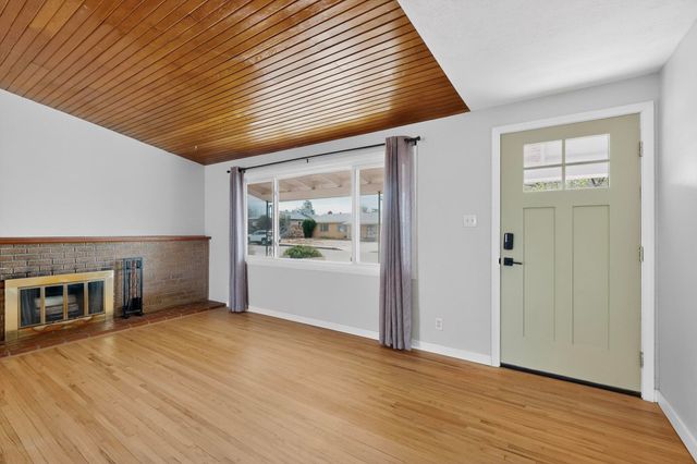 6105 Alta Monte Avenue NE, Albuquerque, NM 87110