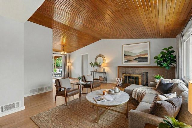 6105 Alta Monte Avenue NE, Albuquerque, NM 87110