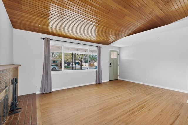 6105 Alta Monte Avenue NE, Albuquerque, NM 87110