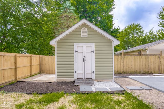 151 Schaefer Drive, Hope, IN 47246