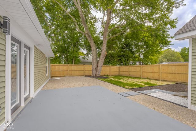 151 Schaefer Drive, Hope, IN 47246