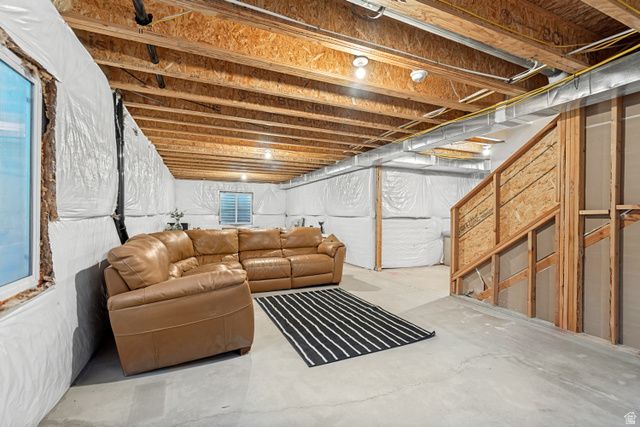 8338 S BOREALIS CT, West Jordan, UT 84088