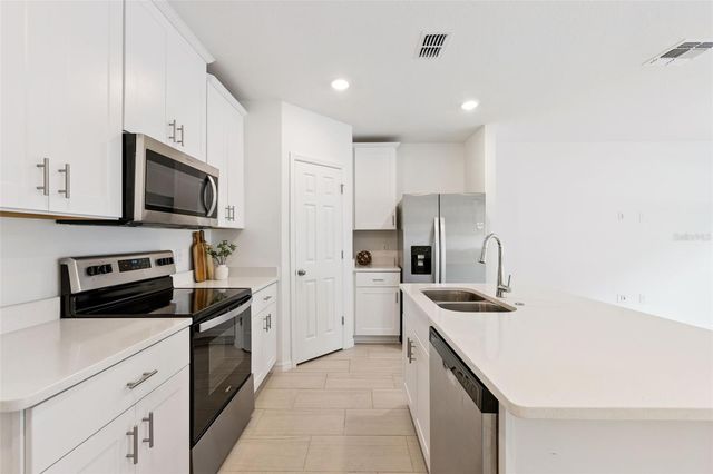 2097 CRAPE JASMINE LANE, Orlando, FL 32824