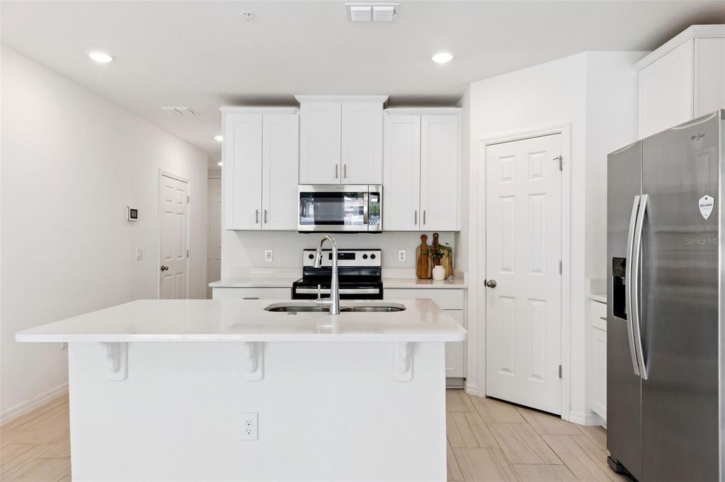 Image 11 of property listing at 2097 CRAPE JASMINE LANE, Orlando, FL 32824