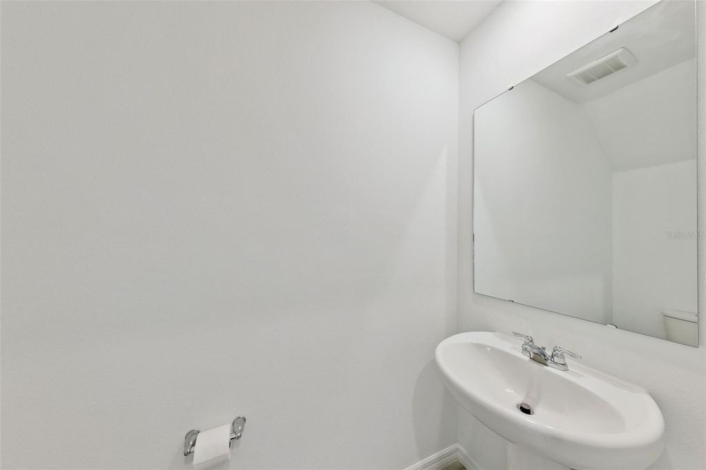 Image 13 of property listing at 2097 CRAPE JASMINE LANE, Orlando, FL 32824