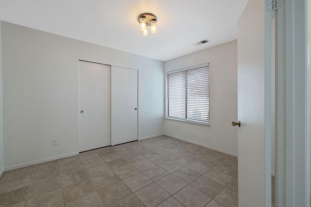 1912 S Pinnacle Street, Visalia, CA 93292