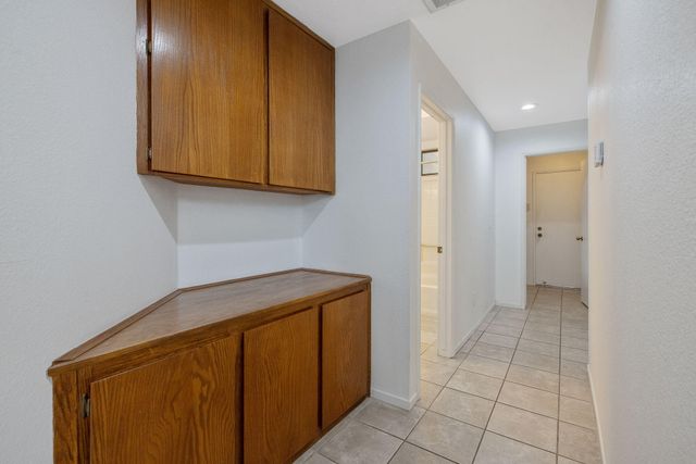 1912 S Pinnacle Street, Visalia, CA 93292