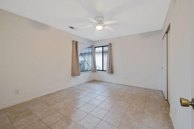 1912 S Pinnacle Street, Visalia, CA 93292