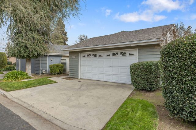 1912 S Pinnacle Street, Visalia, CA 93292