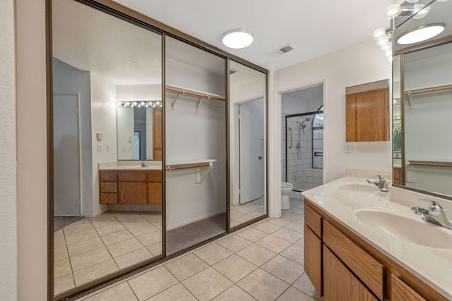 1912 S Pinnacle Street, Visalia, CA 93292