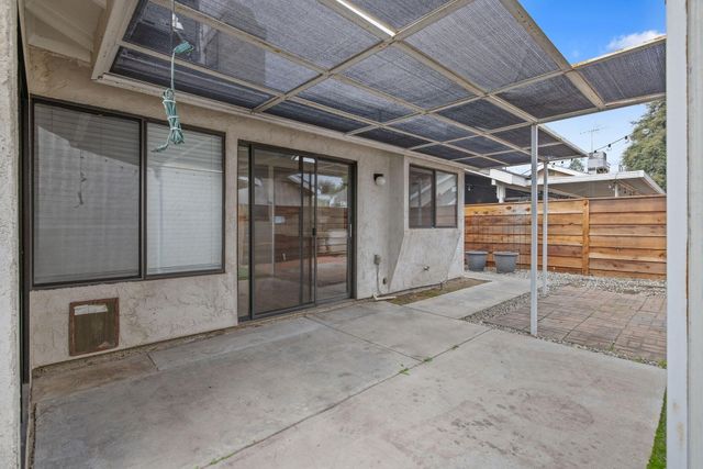 1912 S Pinnacle Street, Visalia, CA 93292