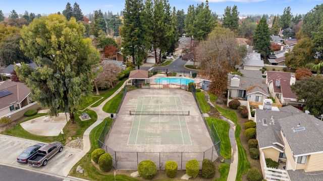 1912 S Pinnacle Street, Visalia, CA 93292