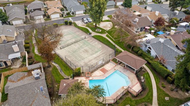 1912 S Pinnacle Street, Visalia, CA 93292