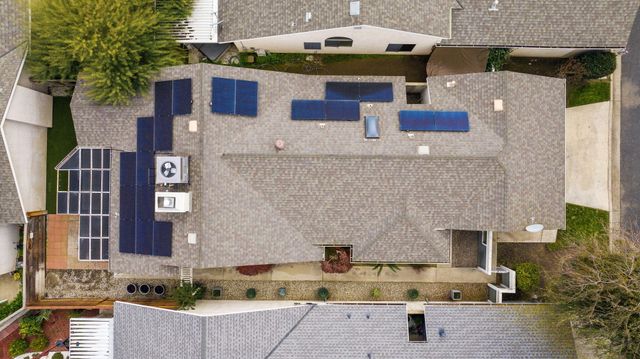 1912 S Pinnacle Street, Visalia, CA 93292