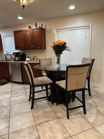 34335 Lakewood Drive, New Baltimore, MI 48047