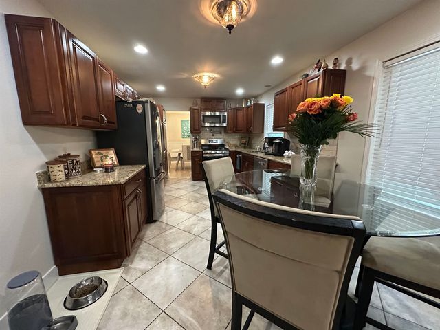 34335 Lakewood Drive, New Baltimore, MI 48047