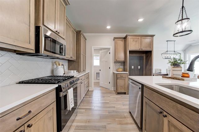 4800 Desert Willow Lane, Edmond, OK 73034