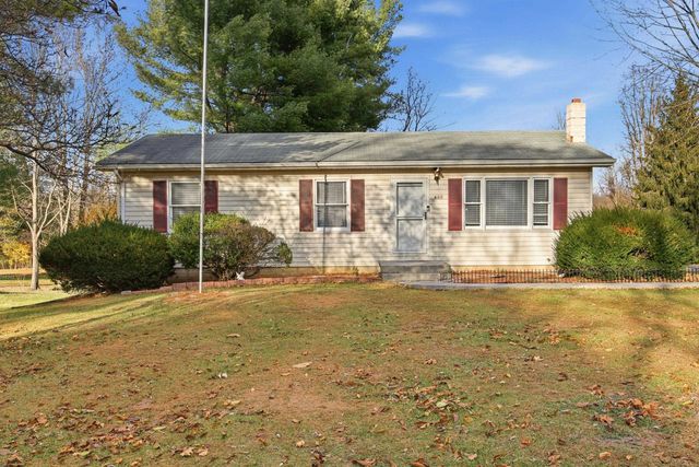 460 MASSANUTTEN DR, Edinburg, VA 22824