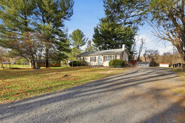 460 MASSANUTTEN DR, Edinburg, VA 22824