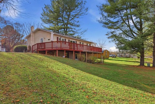 460 MASSANUTTEN DR, Edinburg, VA 22824