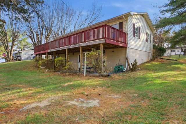 460 MASSANUTTEN DR, Edinburg, VA 22824