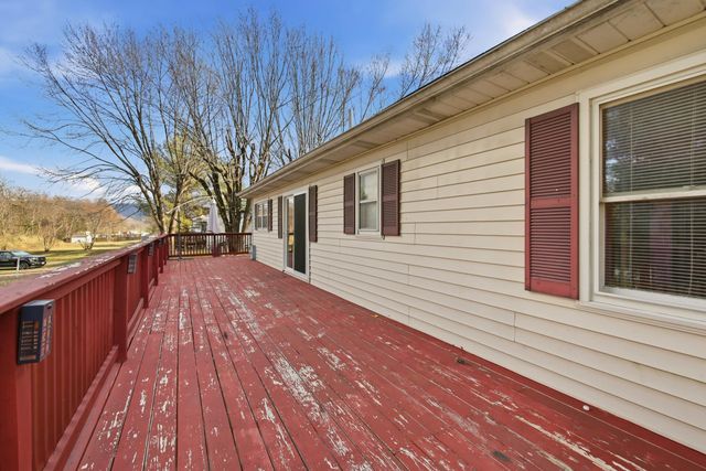 460 MASSANUTTEN DR, Edinburg, VA 22824