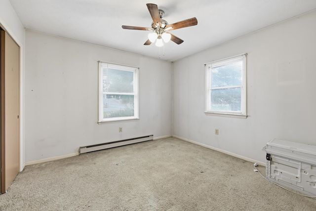 460 MASSANUTTEN DR, Edinburg, VA 22824