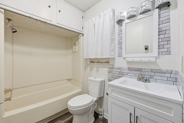 460 MASSANUTTEN DR, Edinburg, VA 22824