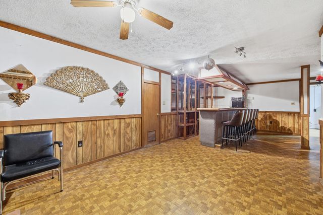 460 MASSANUTTEN DR, Edinburg, VA 22824