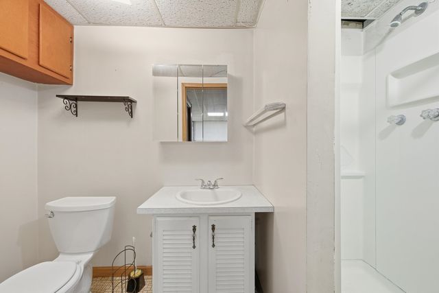 460 MASSANUTTEN DR, Edinburg, VA 22824