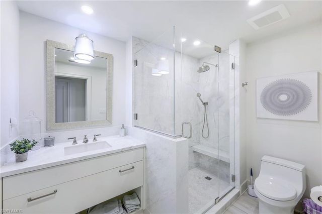 4051 Gulf Shore BLVD N 105, Naples, FL 34103