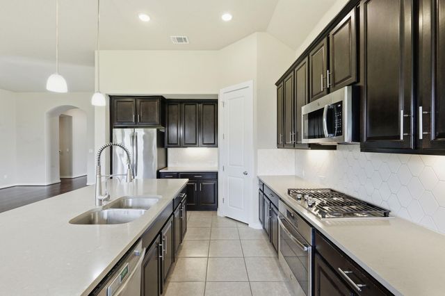 6711 Calabria DR, Round Rock, TX 78665