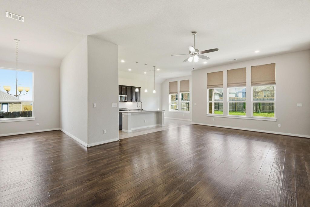 6711 Calabria DR, Round Rock, TX 78665