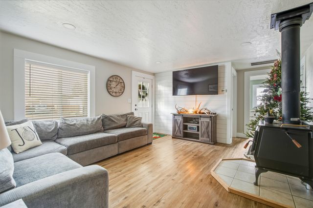 704 SE Elm Street, Prineville, OR 97754