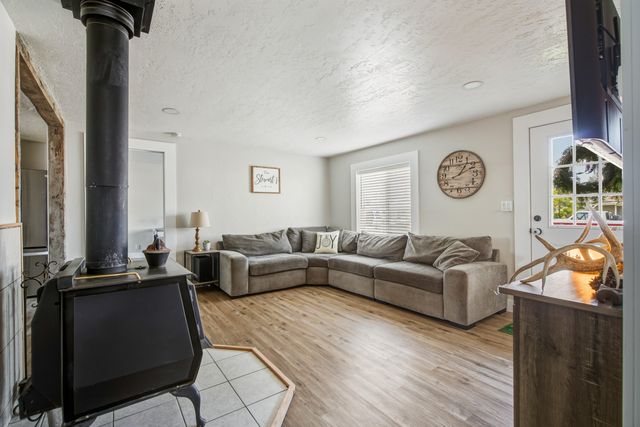 704 SE Elm Street, Prineville, OR 97754