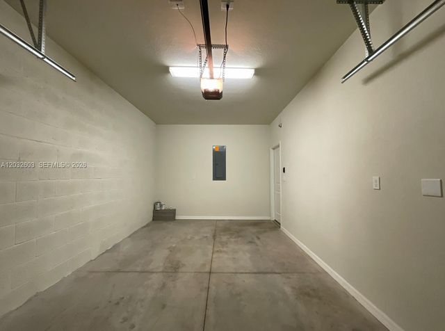 4920 Eucalyptus Dr 2, Hollywood, FL 33021