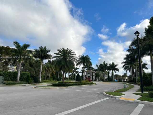 4920 Eucalyptus Dr 2, Hollywood, FL 33021