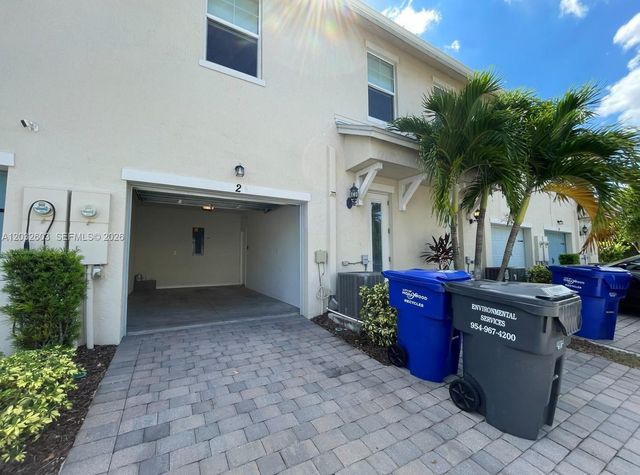4920 Eucalyptus Dr 2, Hollywood, FL 33021