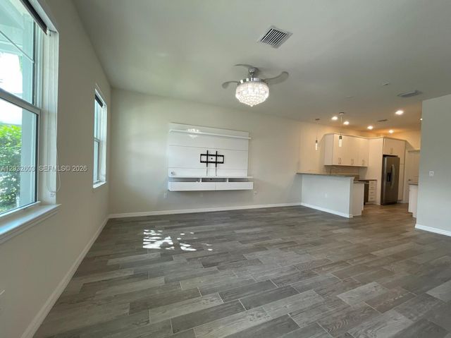 4920 Eucalyptus Dr 2, Hollywood, FL 33021