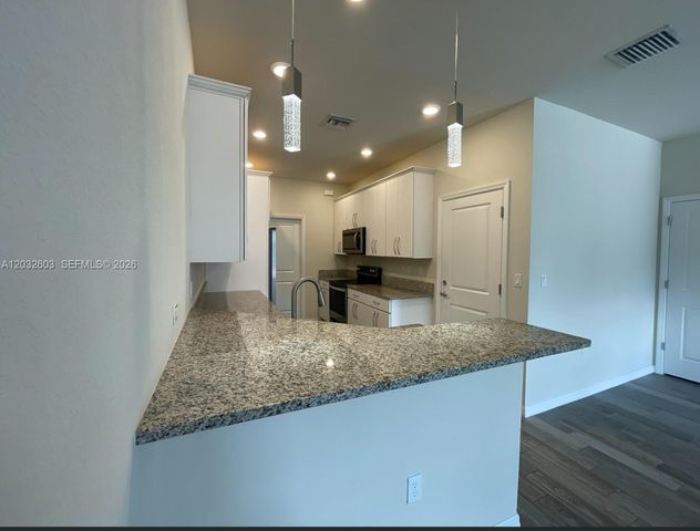 4920 Eucalyptus Dr 2, Hollywood, FL 33021