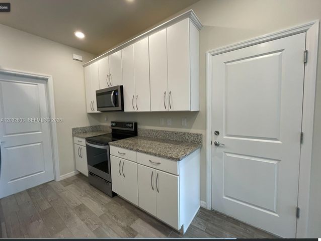 4920 Eucalyptus Dr 2, Hollywood, FL 33021