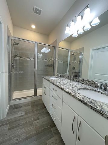 4920 Eucalyptus Dr 2, Hollywood, FL 33021