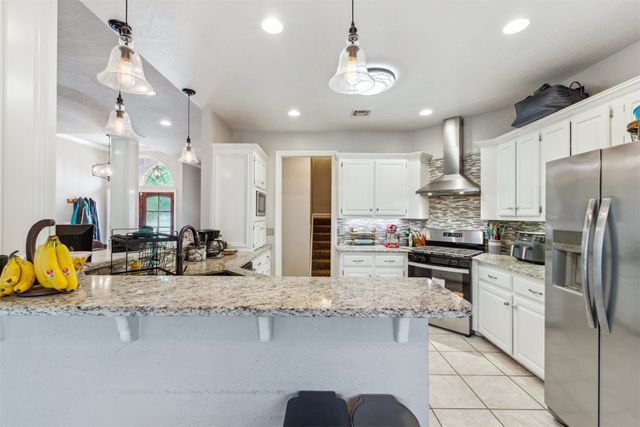 2400 Stonebridge Drive, Norman, OK 73071