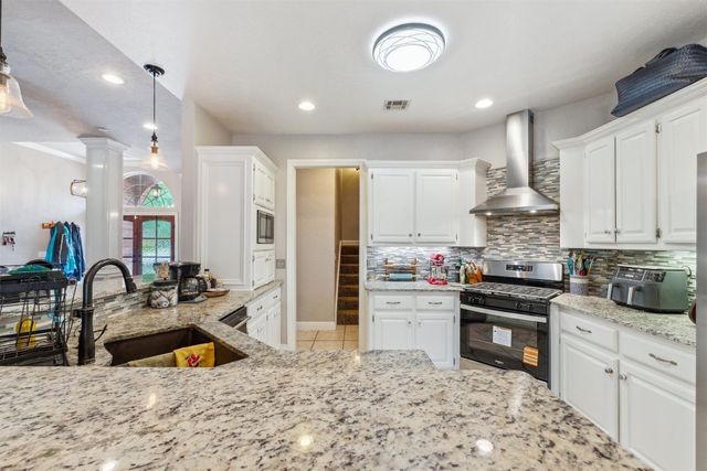 2400 Stonebridge Drive, Norman, OK 73071