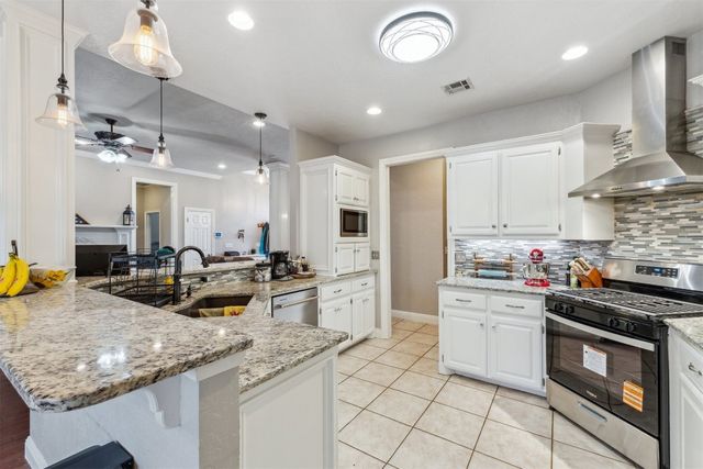 2400 Stonebridge Drive, Norman, OK 73071