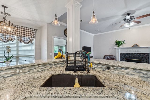 2400 Stonebridge Drive, Norman, OK 73071