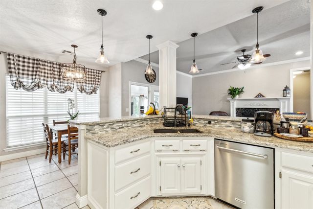 2400 Stonebridge Drive, Norman, OK 73071