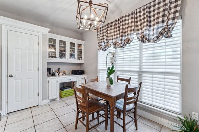 2400 Stonebridge Drive, Norman, OK 73071