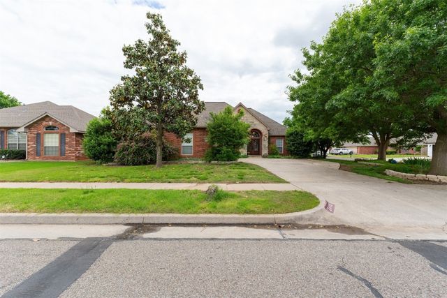 2400 Stonebridge Drive, Norman, OK 73071